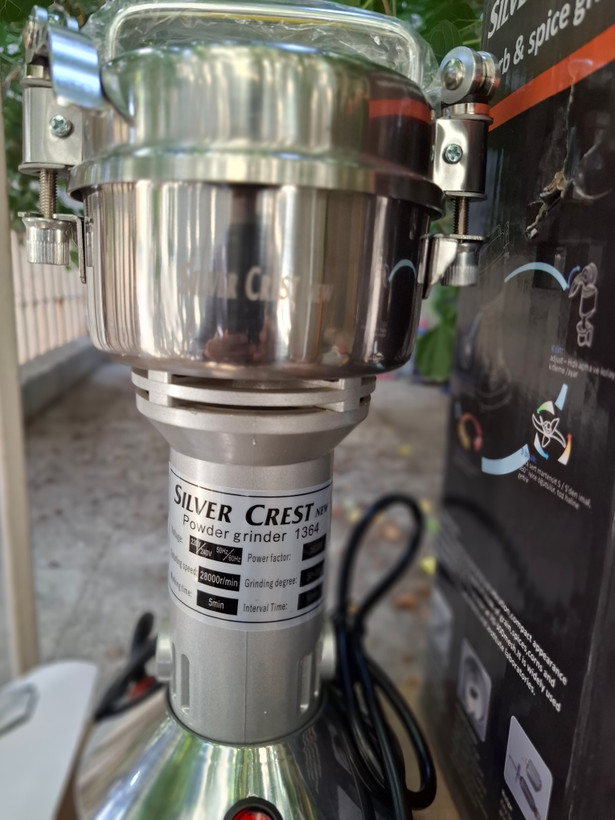 آسیاب صنعتی سیلور کرست 150گرم 1600 وات سنگ شکن سیم پیچ موتور مس درب گیره ای